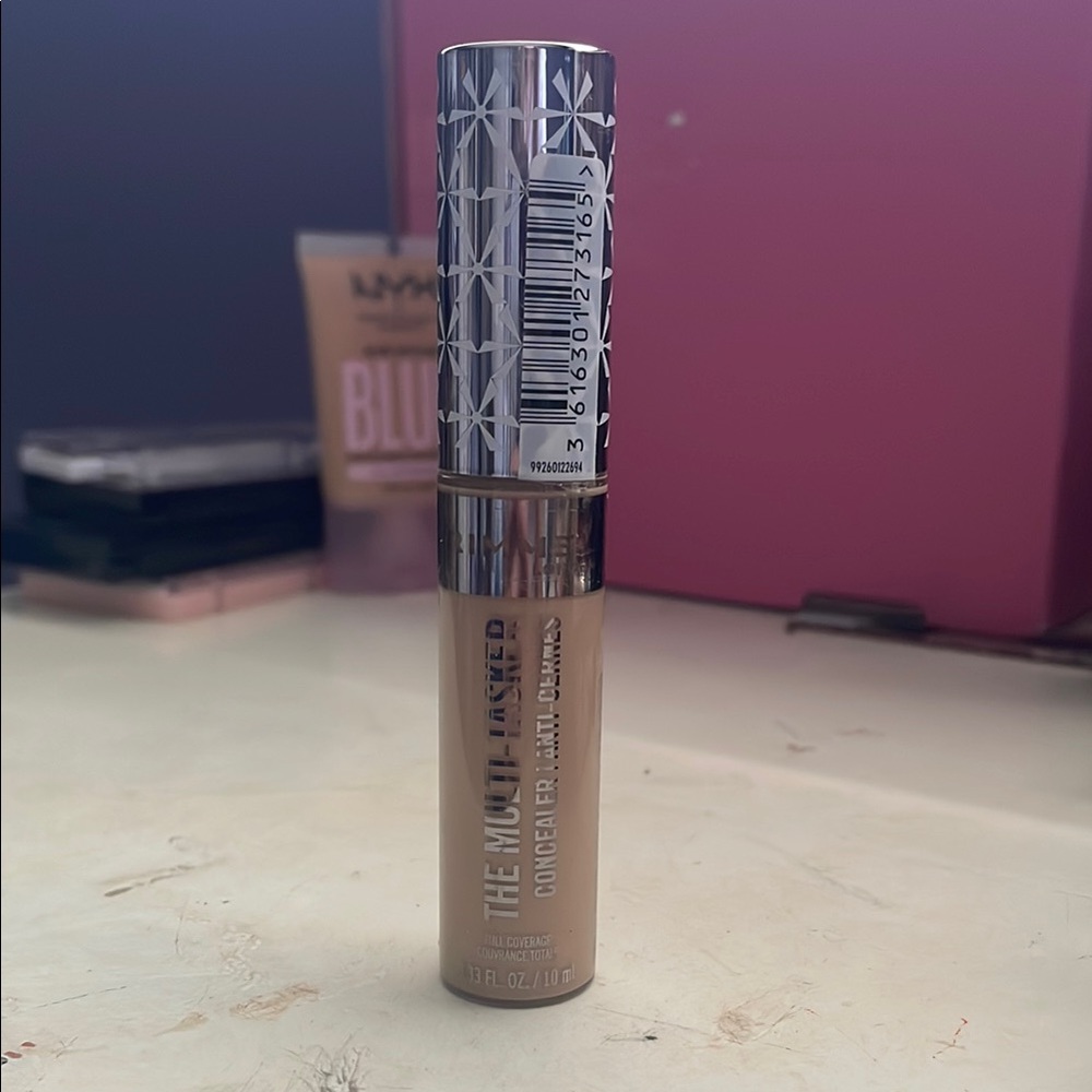 The Makeup Lifter Concealer - Tan